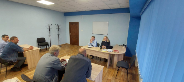 Удомельские госавтоинспекторы проверили школьные автобусы и провели инструктажи с водителями составом