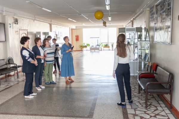 У нас в гостях учитель из Артека. Семинар «Реализация стандартов сети атомклассов проекта «Школа Росатома»