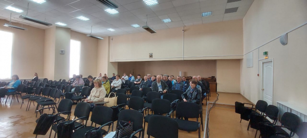 В Удомле и с. Лесное Тверской области сотрудники ОГИБДД МО МВД России «Удомельский» провели рабочие встречи по  обеспечению безопасности детей пассажиров