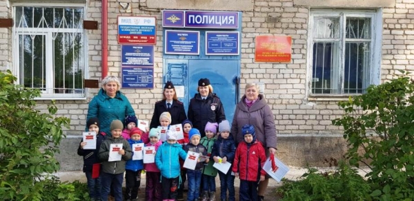Воспитанники удомельского детского сада «Буратино» побывали на экскурсии в ГИБДД