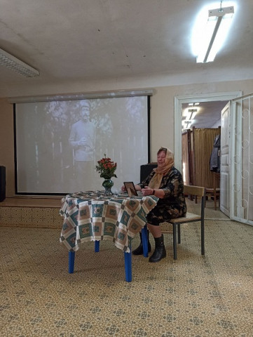 photo 5305436611439353148 y