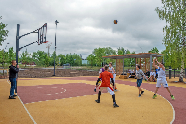 При поддержке Калининской АЭС и Концерна «Росэнергоатом» завершился второй этап благоустройства главного парка в Удомле