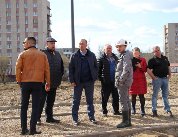 Совещание руководителей по вопросу продолжения ремонтных работ в парке Венецианова