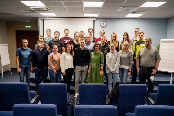 Молодые берут всё в свои руки