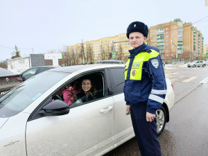 Акция &laquo;Цветы для автоледи&raquo;