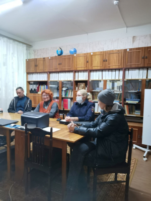 Сотрудники Удомельской Госавтоинспекции совместно с «Родительским патрулем» напомнили родителям о правилах перевозки маленьких пассажиров.