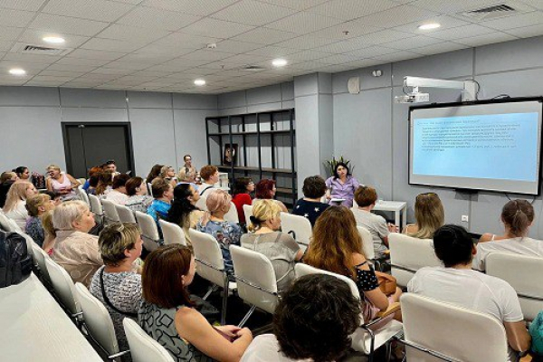 Социальным работникам Верхневолжья стали доступны основы финансовой грамотности