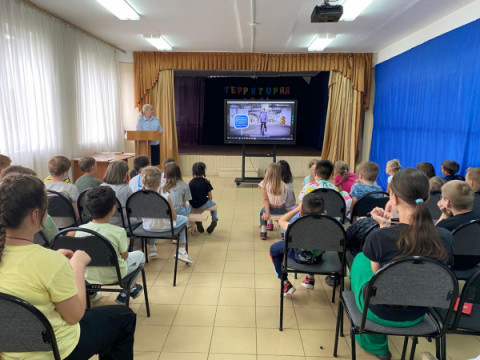 День безопасности прошел в летнем оздоровительном лагере при МБУ ДО ДДТ &laquo;Территория лета&raquo; города Удомля.