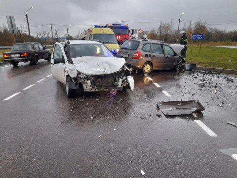 В Удомле четыре человека получили травмы в ДТП