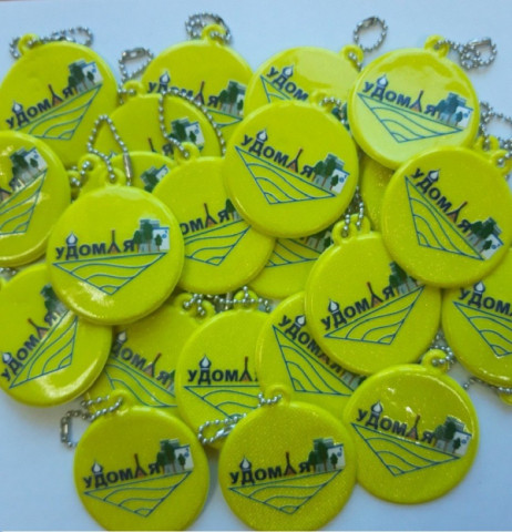 Удомельская Госавтоинспекция напоминает - световозвращатели на одежде пешеходов повышают уровень их безопасности