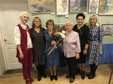 7 октября в Центральной библиотеке им Н.А. Зворыкина открылась первая персональная выставка картин "Мой взгляд на прекрасный мир природы и человека" Татьяны Князевой