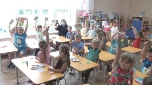 Месячник безопасности. Игра &laquo;Соблюдая ПДД &ndash; не окажешься в беде&raquo; в детском саду Буратино