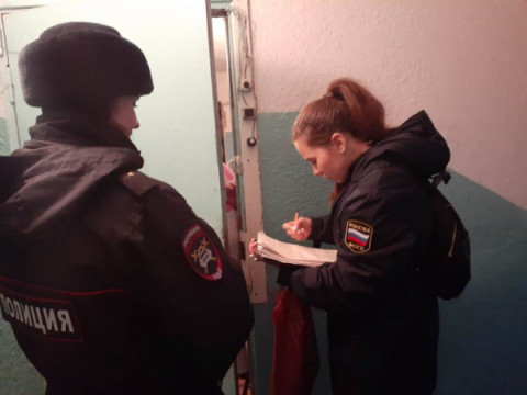 Инспекторы ГИБДД совместно с судебными приставами провели совместный рейд  по выявлению неплательщиков штрафов.