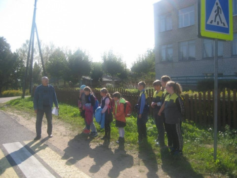 Месячник безопасности. Занятие по ПДД &laquo;Безопасная дорога&raquo; в МБОУ Молдинская СОШ