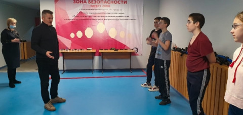 23 декабря 2020 года воспитанники стрелкового клуба "Атом" приступили к своим первым занятиям