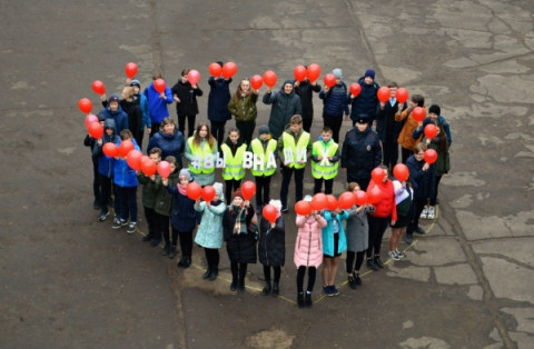 В Удомле  прошла акция &laquo;Вы в наших сердцах!&raquo;.