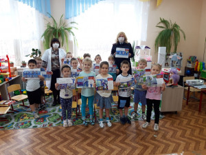 Для малышей удомельского детского сада прошло мероприятие &laquo;Мы юные пешеходы и пассажиры&raquo;.