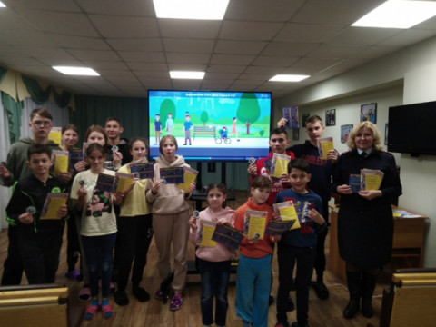 Воспитанники Удомельского детского повторили правила дорожного движения в осенний период.