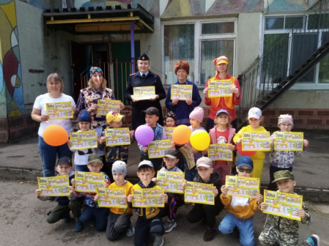 Мероприятие по безопасности детей на дороге &laquo;Правила дорожные &ndash; друзья надежные&raquo; прошло в детском саду &laquo;Буратино&raquo;