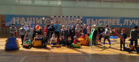 1 августа в Доме детского творчества и в Детско-юношеской спортивной школе стартовали 3 летние смены лагеря дневного пребывания "Разноцветная мозаика" и &laquo;Олимп&raquo;- &laquo;Лето - это маленькая жизнь&raquo;