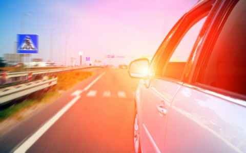 Госавтоинспекция напоминает водителям об особенностях управления автомобилем в жаркую погоду.