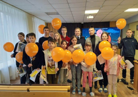 Сотрудники Госавтоинспекции и медицинского офиса Инвитро  побывали  в гостях у ребят Удомельского детского дома