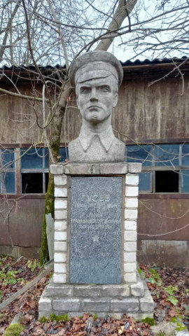 А вы знали, что на территории нашего округа есть памятник Гусеву И.А.? Какой вклад этот человек внёс в развитие округа?