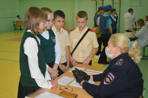 Сотрудники удомельской Госавтоинспекции приняли участие в проведении районного конкурса &laquo;Санитарные посты&raquo;.