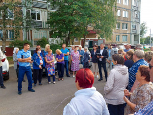 4 августа 2021 года состоялась встреча Главы Удомельского ГО Рихтера Рема Аркадиевича с жильцами домов № 10, 10а, 12 на ул. Энтузиастов и № 7, 7а на пр. Энергетиков, также на встрече присутствовал и межрайонный прокурор Цуриков Сергей Викторович.