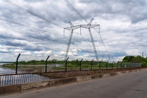 На сбросном канале Калининской АЭС установили ограждение