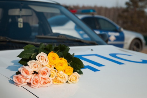 Отделение ГИБДД МО МВД России &laquo;Удомельский&raquo; поздравляет женщин с наступающим Международным женским днем 8 Марта!