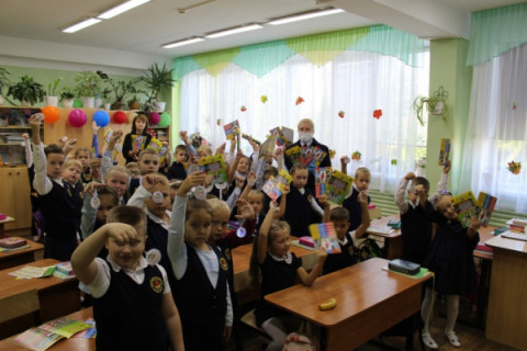 Сотрудники Госавтоинспекции в Удомле провели с юными гимназистами занятия по  ПДД.